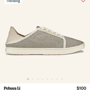 OluKai women's size 8 Pehueali sneakers
